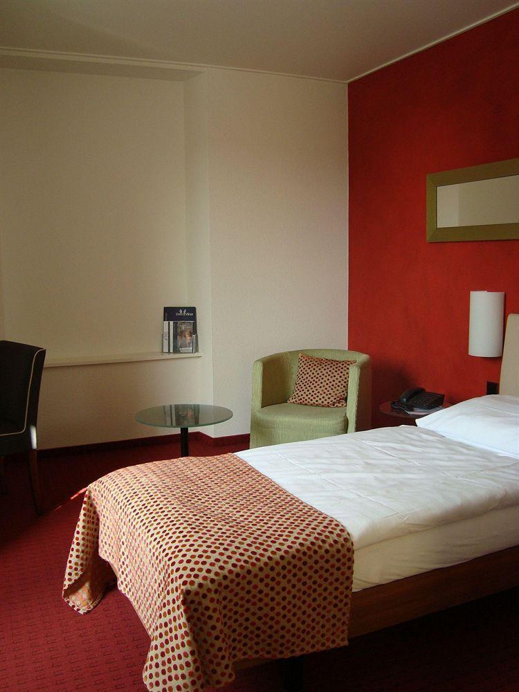 Hotel Urs Und Viktor Bettlach Quarto foto